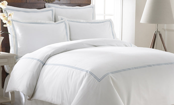 Hotel Collection T600 3 Piece Duvet Set White with Double Marrowing Blue Queen