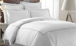Hotel Collection T600 3 Piece Duvet Set White with Double Marrowing Graphite Queen