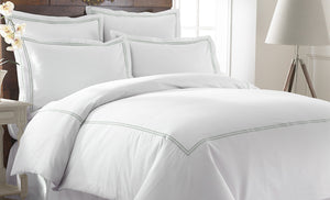 Hotel Collection T600 3 Piece Duvet Set White with Double Marrowing Jade Queen