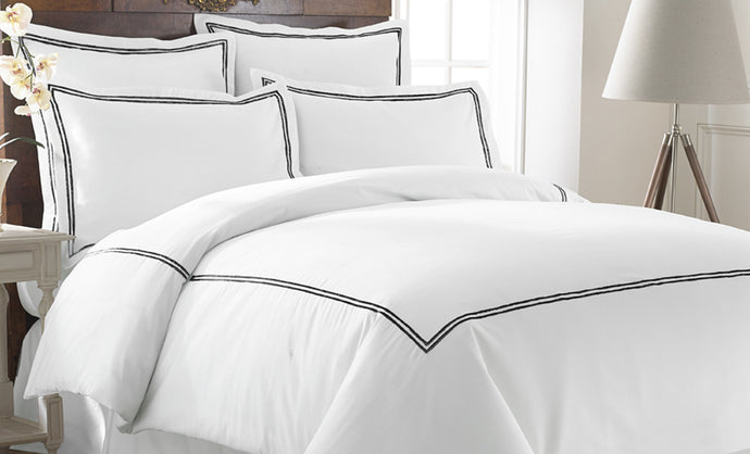 Hotel Collection T600 3 Piece Duvet Set White with Double Marrowing Black Queen