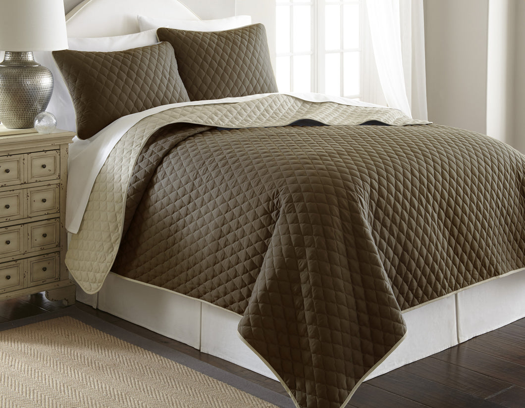 3 Piece Solid Reversible Coverlet Set Quatrefoil King Brown/Sand
