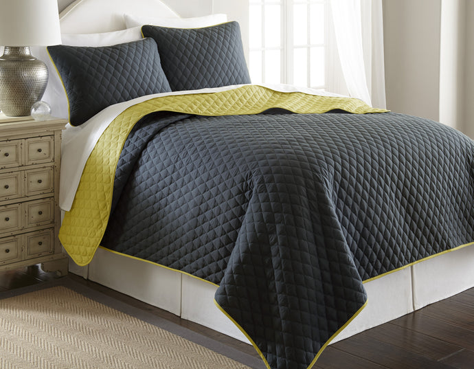 3 Piece Solid Reversible Coverlet Set Quatrefoil King Gray/Bamboo