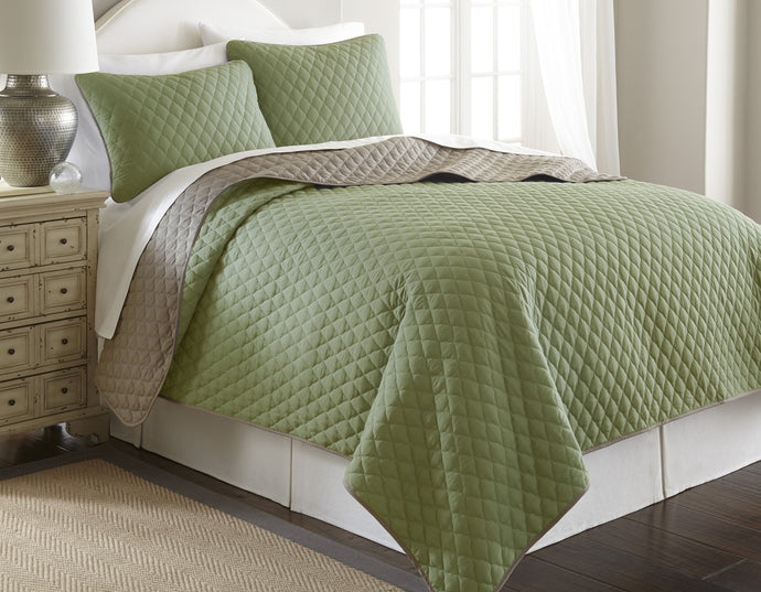 3 Piece Solid Reversible Coverlet Set Quatrefoil Queen Sage/Taupe