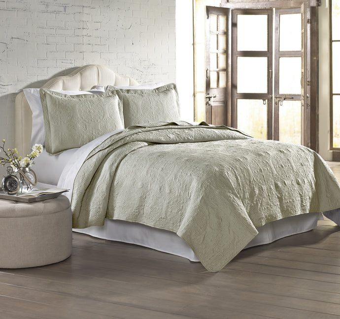 3 Piece Solid EmbroideRed quilt Set King Sand