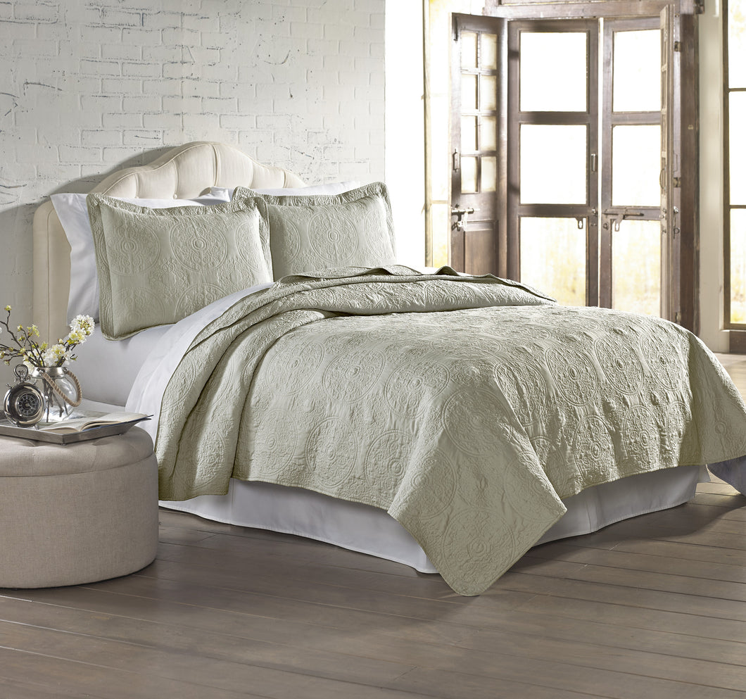 2 Piece Solid EmbroideRed quilt Set Twin Sand