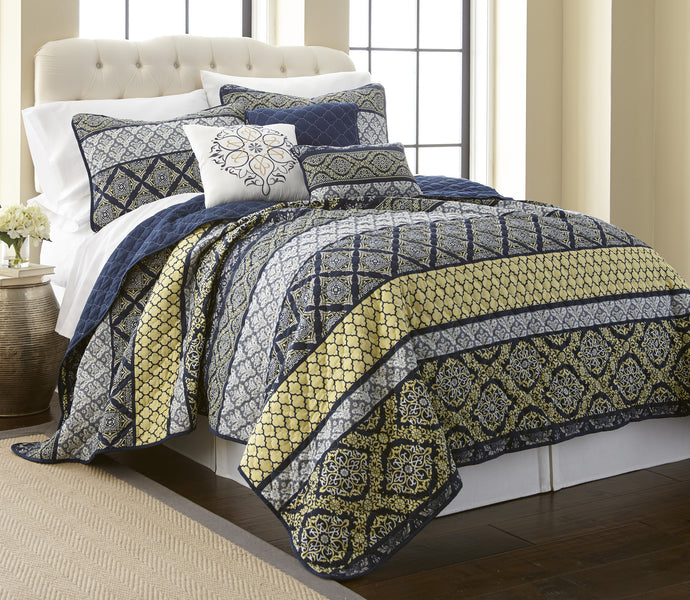 6 Piece printed reversible quilt Set Carrie King