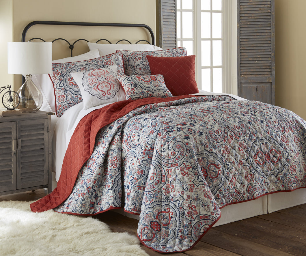 6 Piece printed reversible quilt Set Donna King