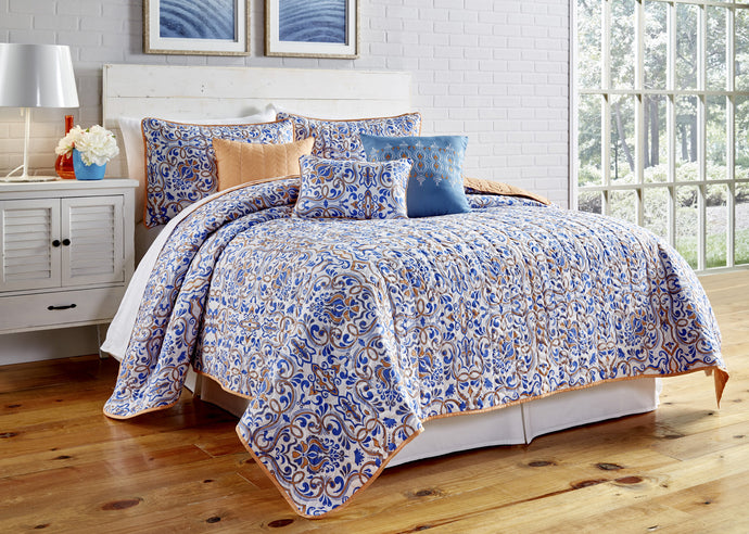6 Piece printed reversible quilt Set Lauretta King