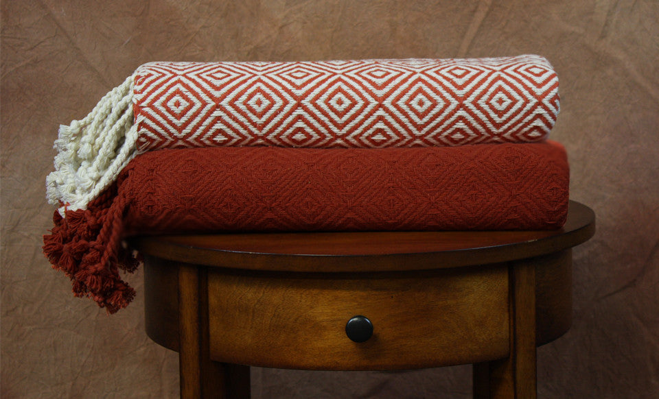 2 Pack 100% Cotton throws  Multi Diamond Ivory/Brick