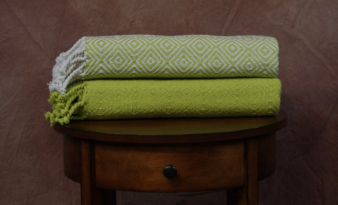 2 Pack 100% Cotton throws  Multi Diamond Ivory/Jade
