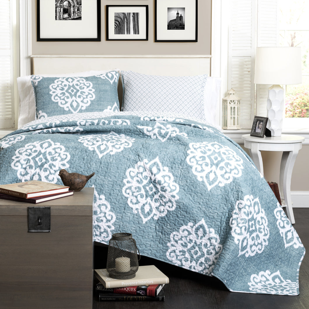 Sophie 3 Piece Blue Reversable Quilt Full/Queen