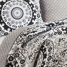 Laurelwood Quilt Grey/Black 3pc Set Full/Queen