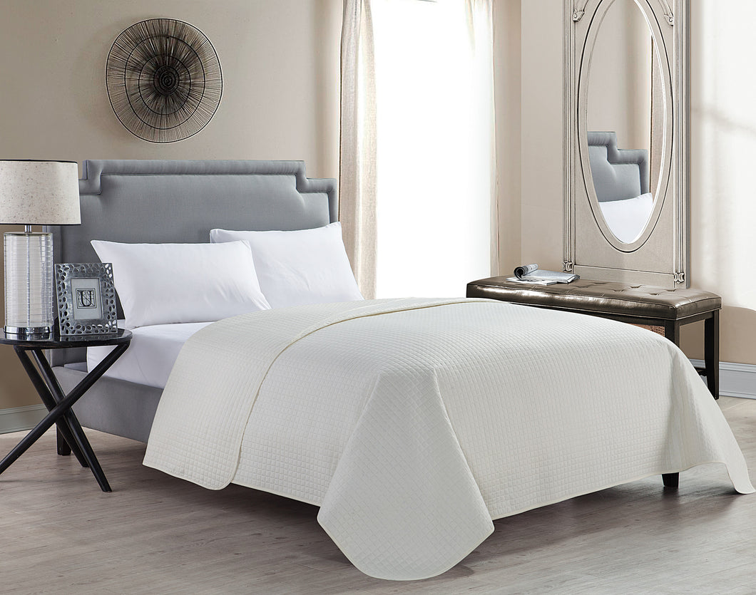 Columbus King Quilt In Ivory