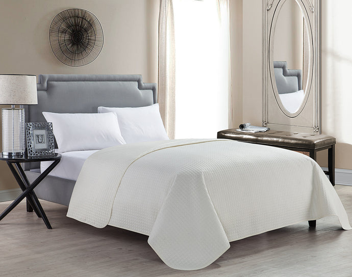 Columbus Full/Queen Quilt In Ivory