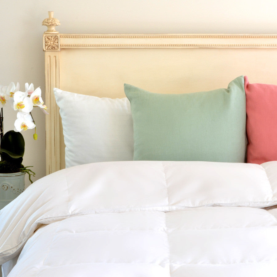 Exquisite Hotel Collection Superior Down Comforter / Full/Queen Size