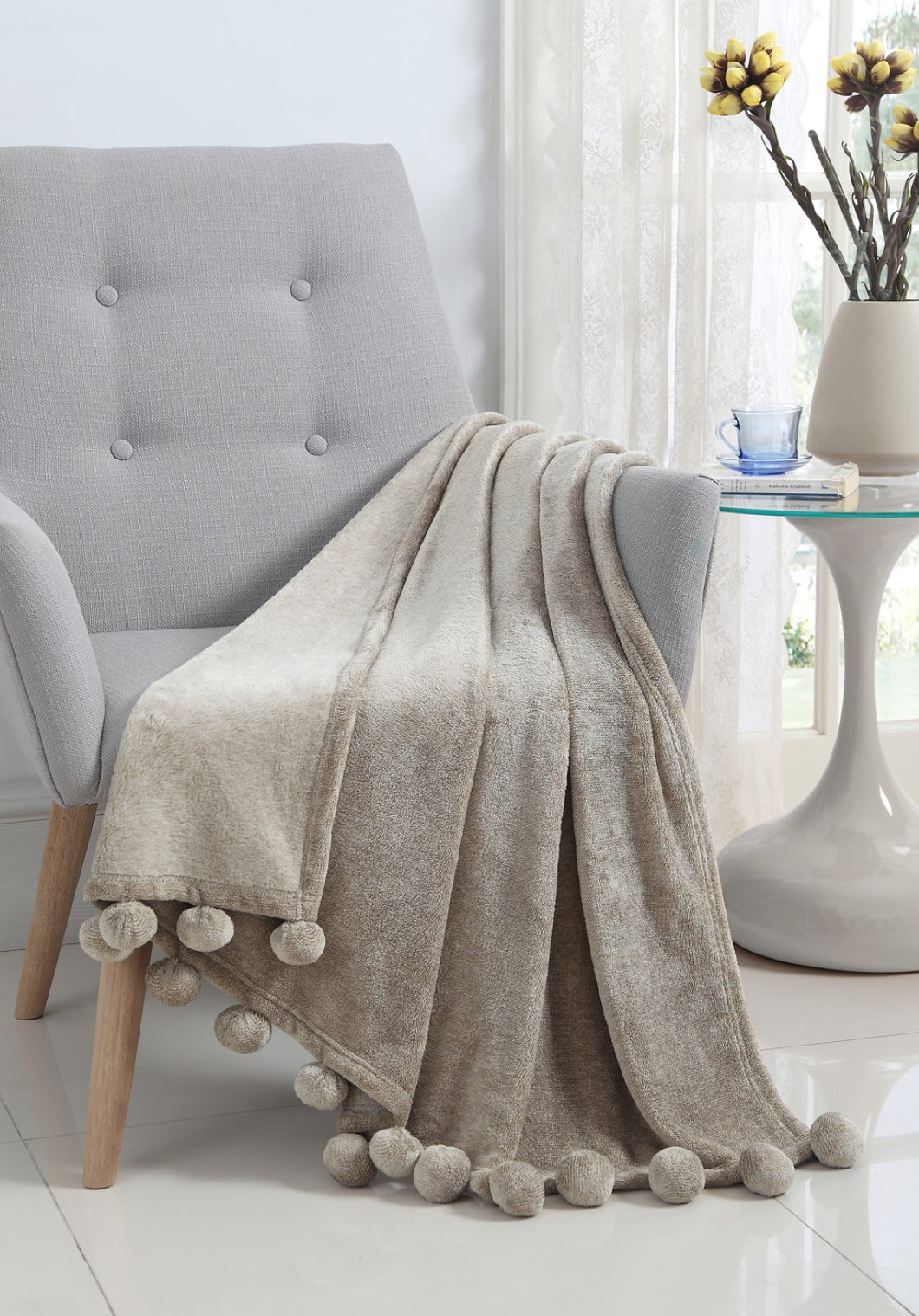 Montego Pom Pom 50X60 Soft Throw In Taupe