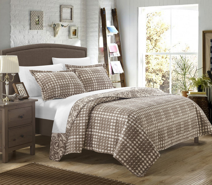 Chic Home 2 Piece Revenna REVERSIBLE printed Quilt Set. Front a traditional pattern and Reverses into a houndstooth pattern, Twin, Beige